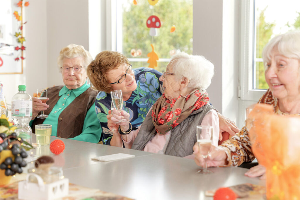 Menschen im Mittelpunkt im Altenheim St. Johannes in Recklinghausen Suderwich