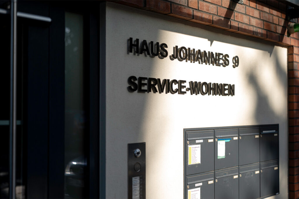 Außenanschrift der Service-Wohnungen von dem Altenheim St. Johannes in Recklinghausen Suderwich